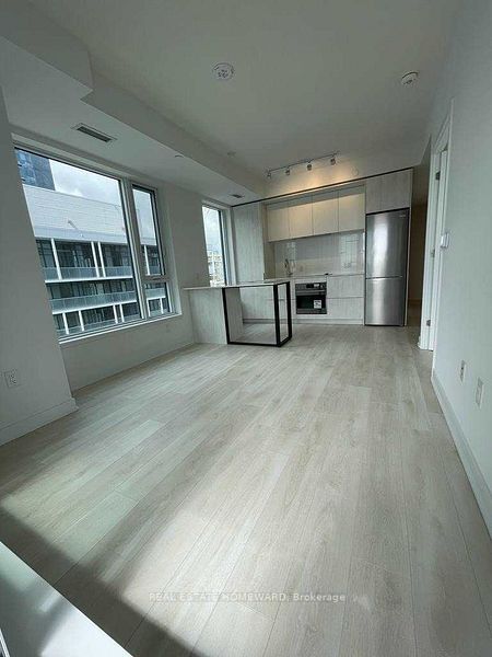 35 Tubman Avenue 1015, Toronto, ON M5A 0T1 photo 4