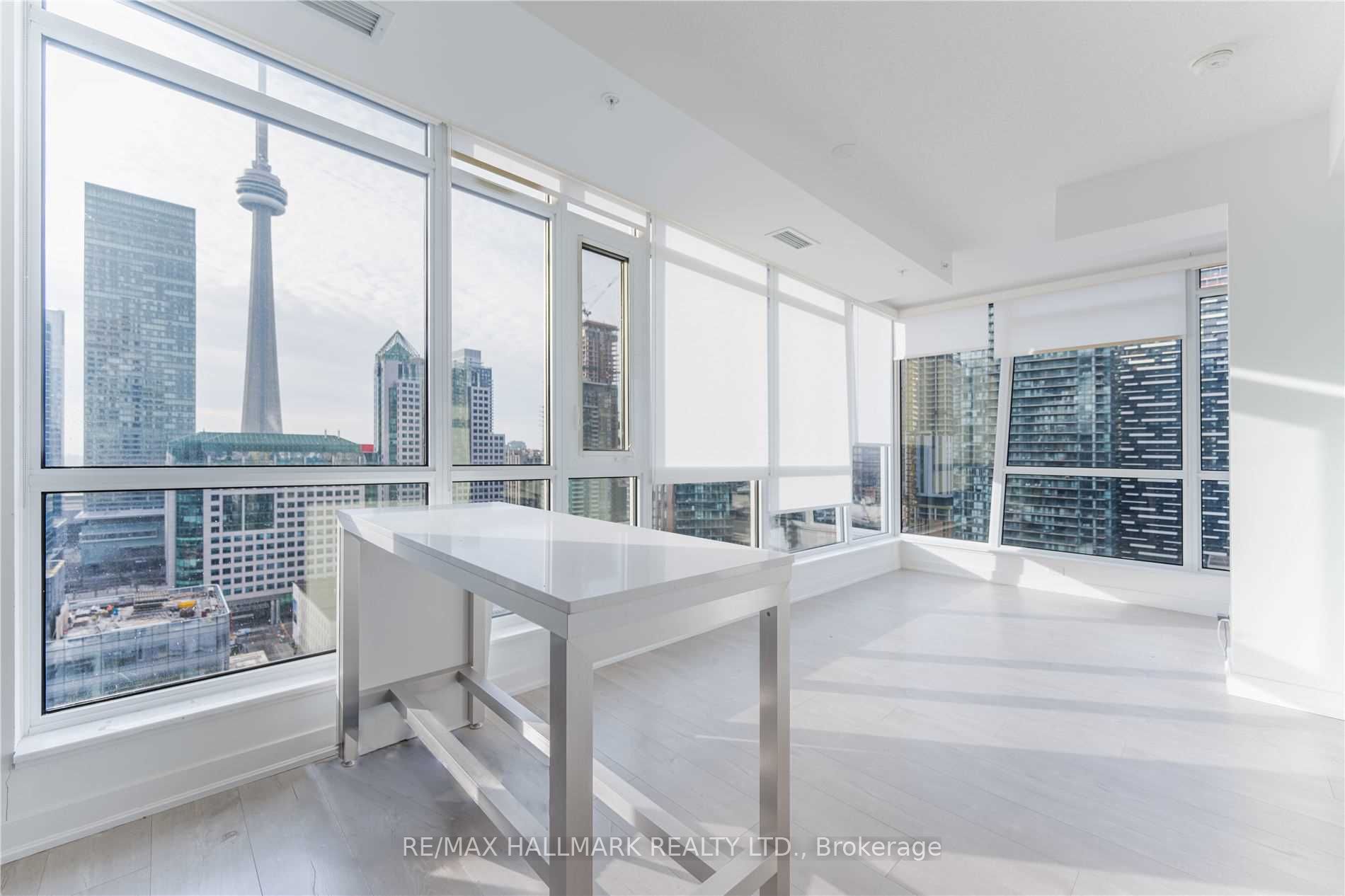 30 Nelson Street 2107, Toronto, ON M5V 0H5 photo 3