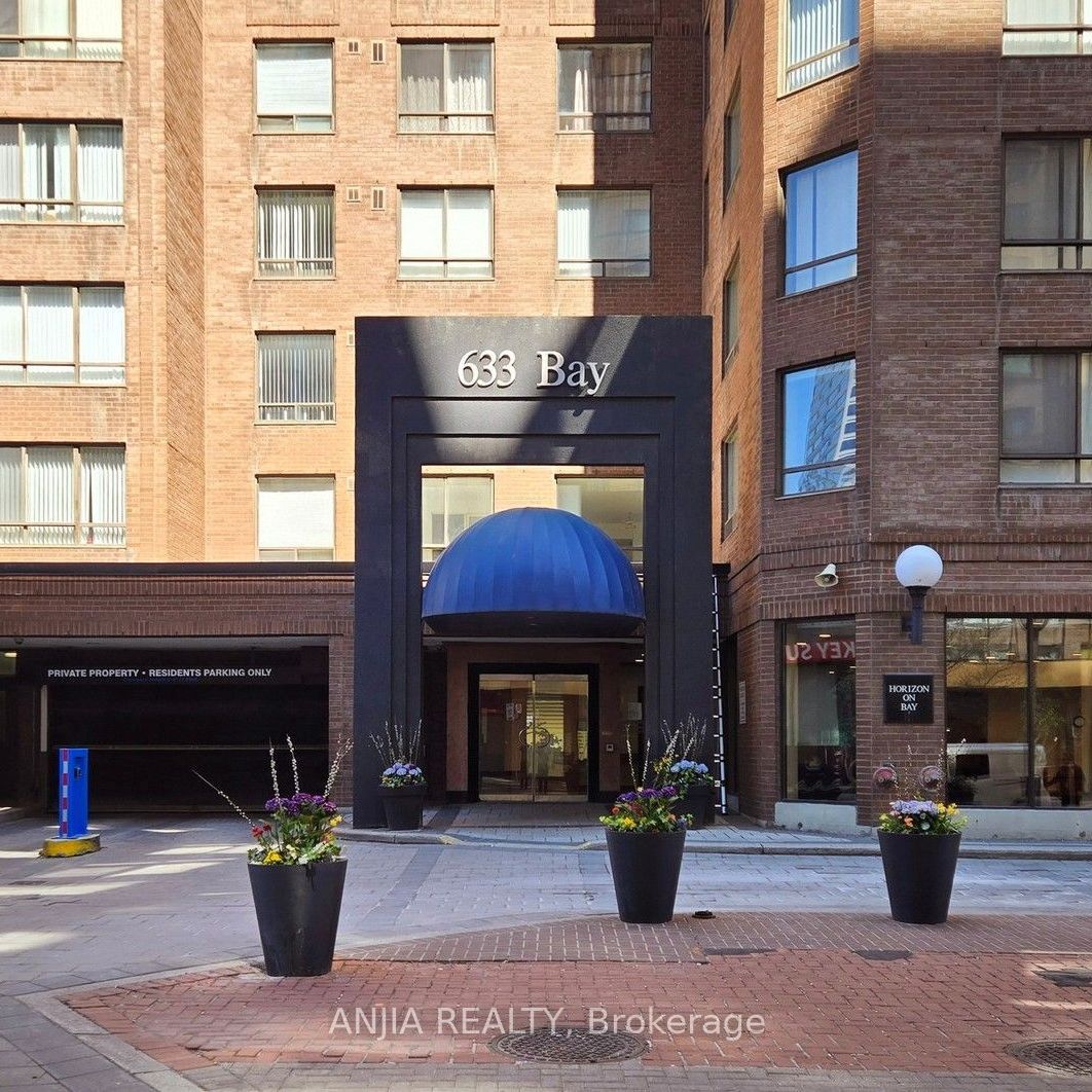633 Bay Street 912, Toronto, ON M5G 2G4 photo 4