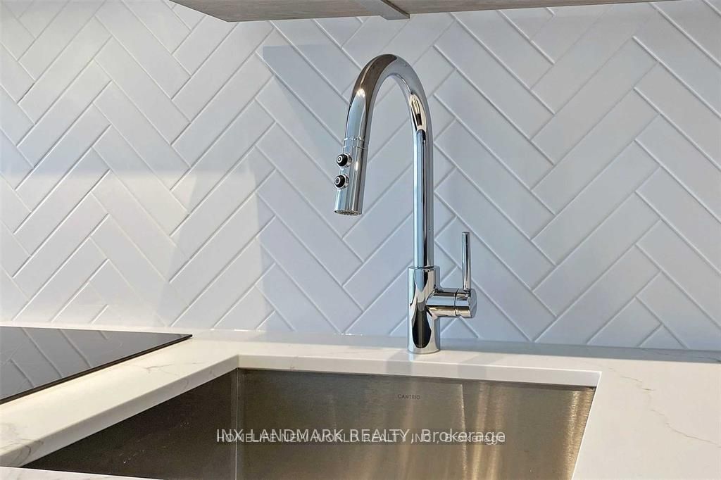 15 Holmes Avenue 2706, Toronto, ON M2N 4L8 photo 5