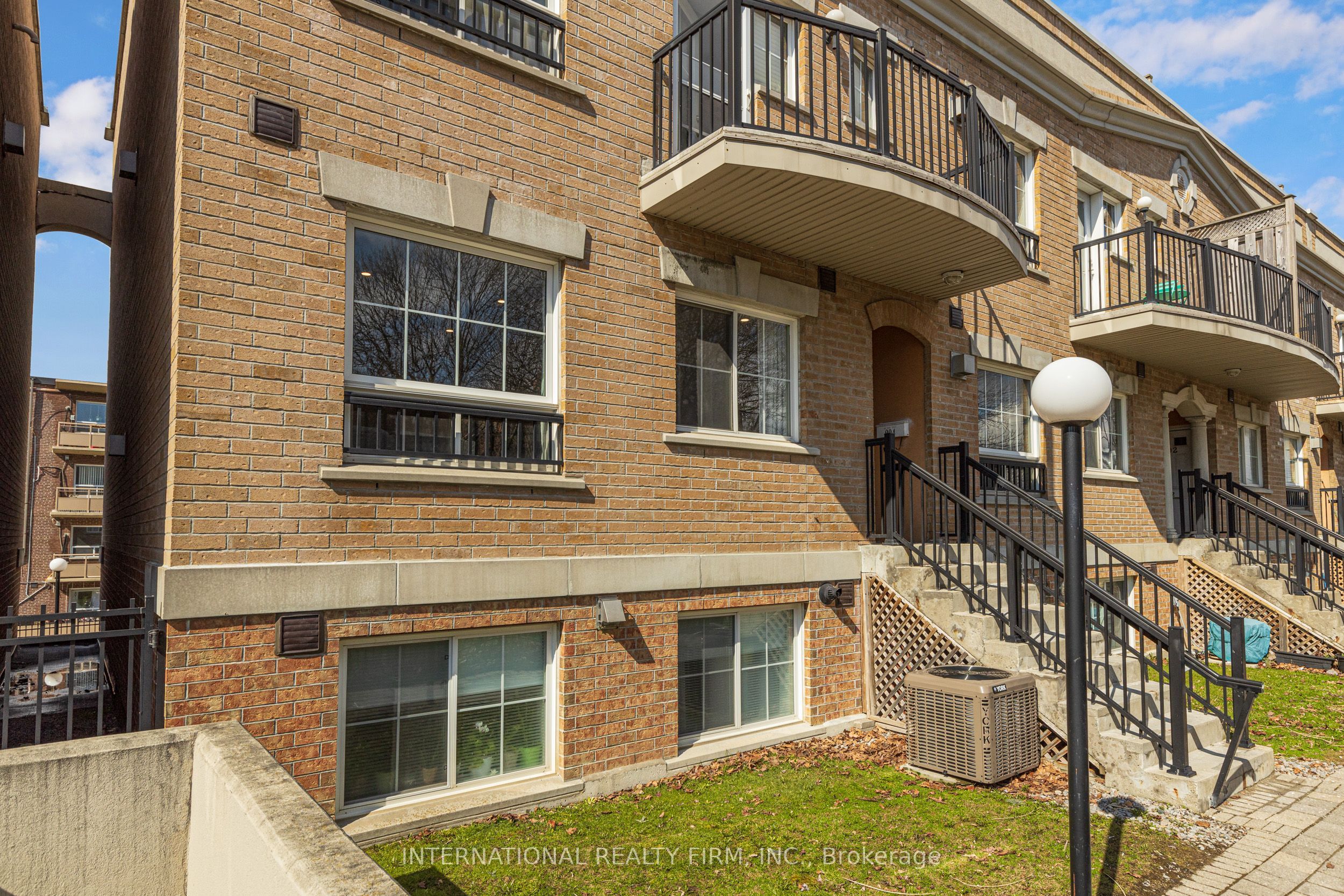 1785 Eglinton Avenue E 204, Toronto, ON M4A 2Y6 photo 2