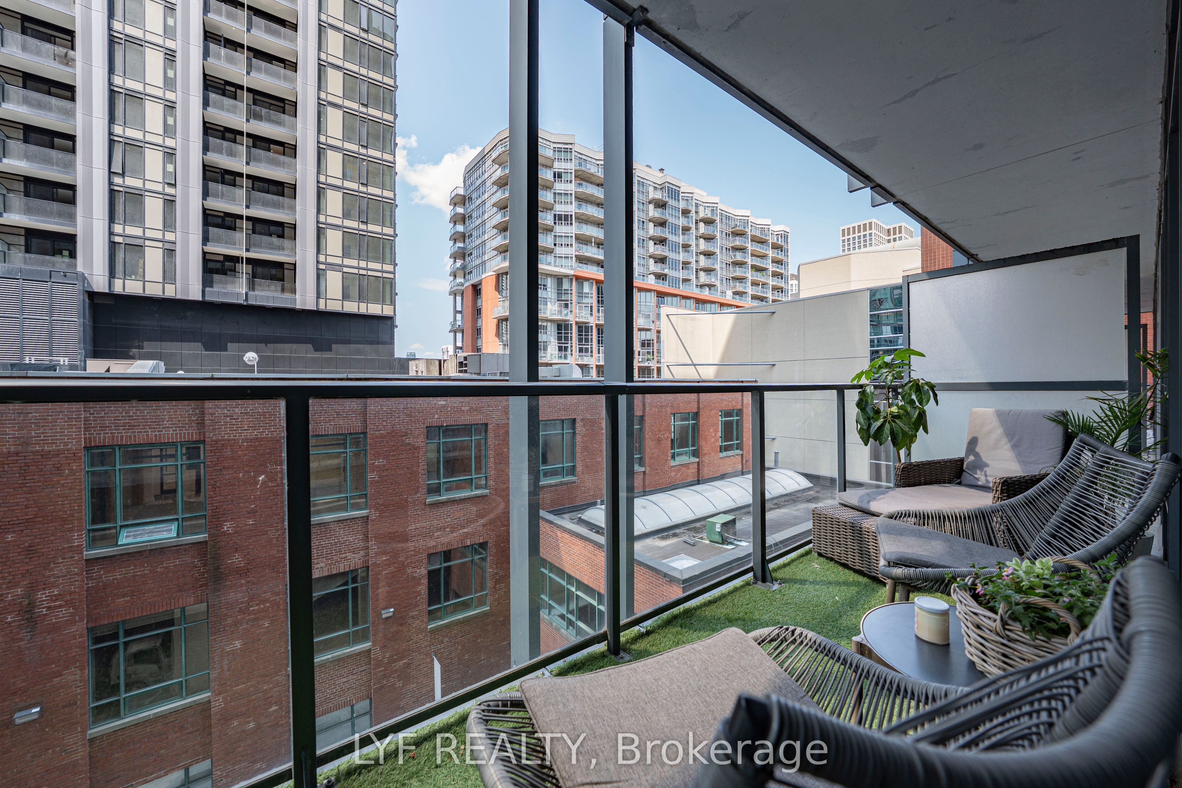 105 George Street 402, Toronto, ON M5A 0L4 photo 5