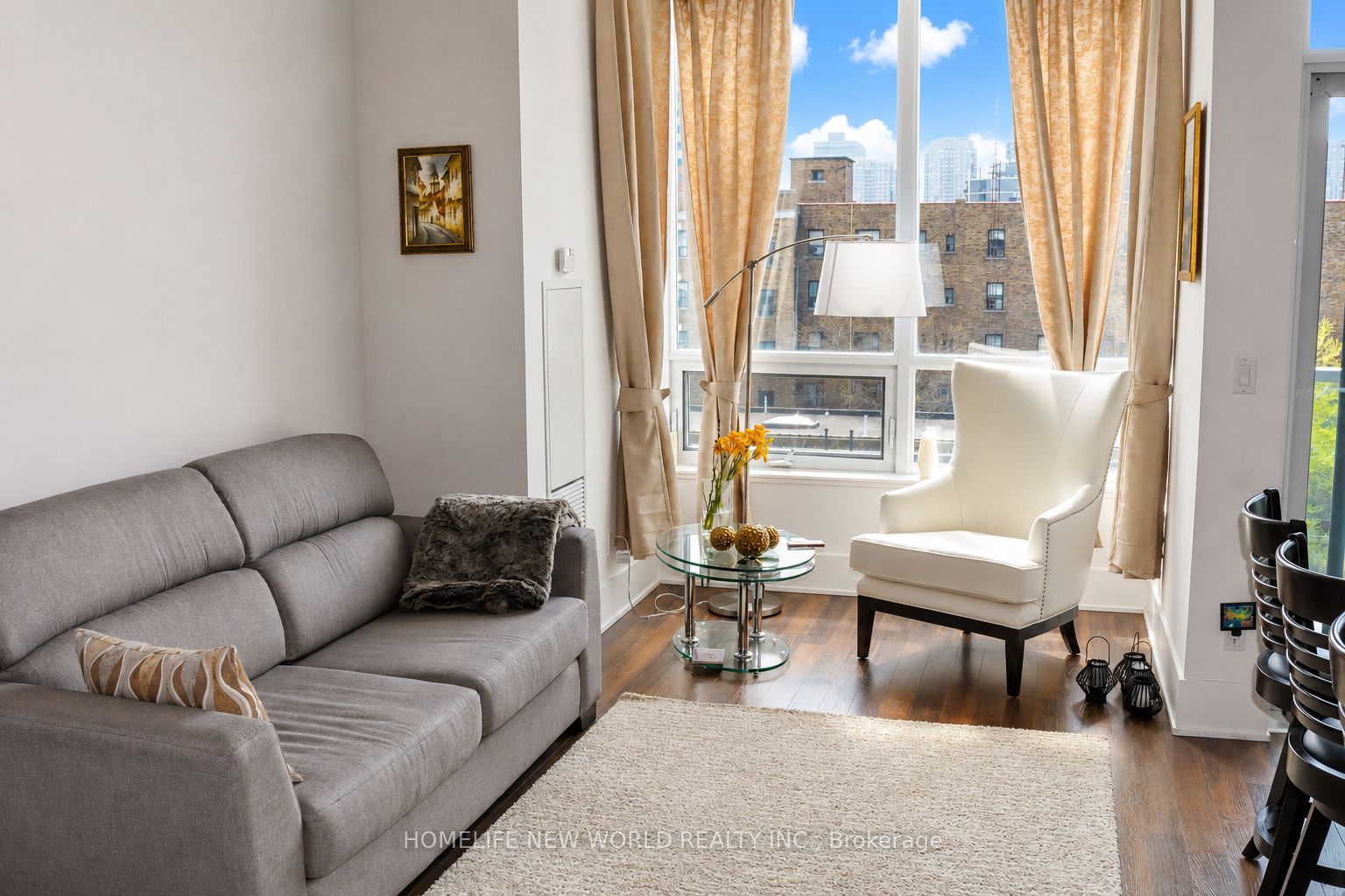 120 Homewood Avenue 512, Toronto, ON M4Y 2J3 photo 2