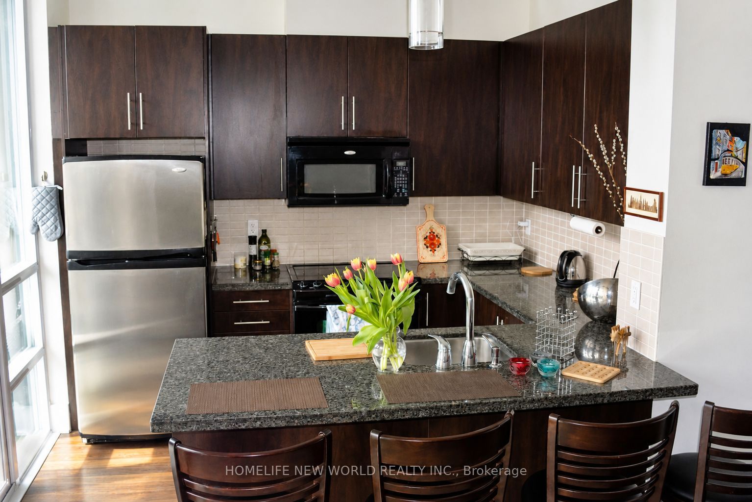 120 Homewood Avenue 512, Toronto, ON M4Y 2J3 photo 3