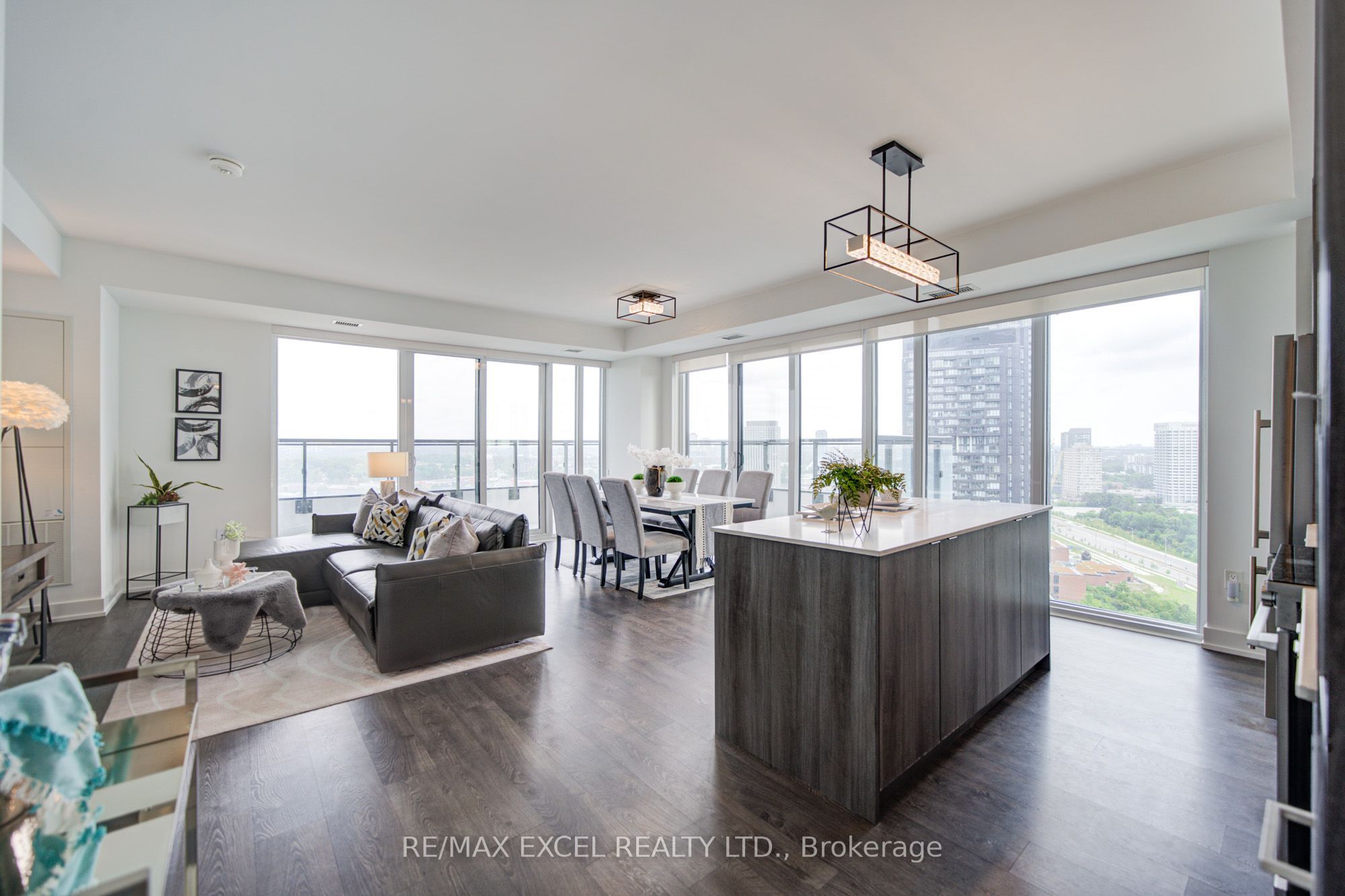 20 Inn On The Park Drive 2331, Toronto, ON M3C 0P8