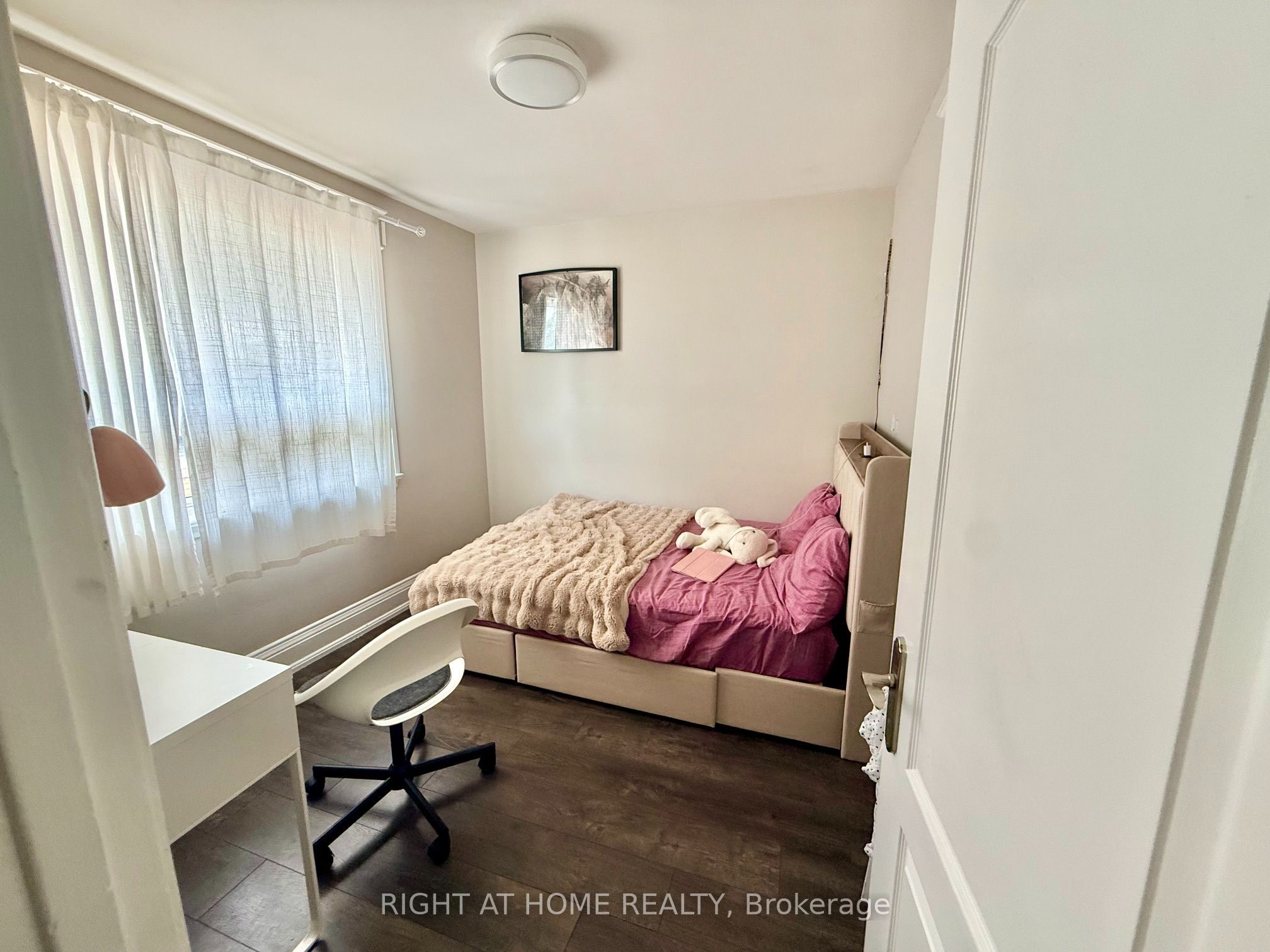 53 garthdale Court Main, Toronto, ON M3H 5P7 photo 2