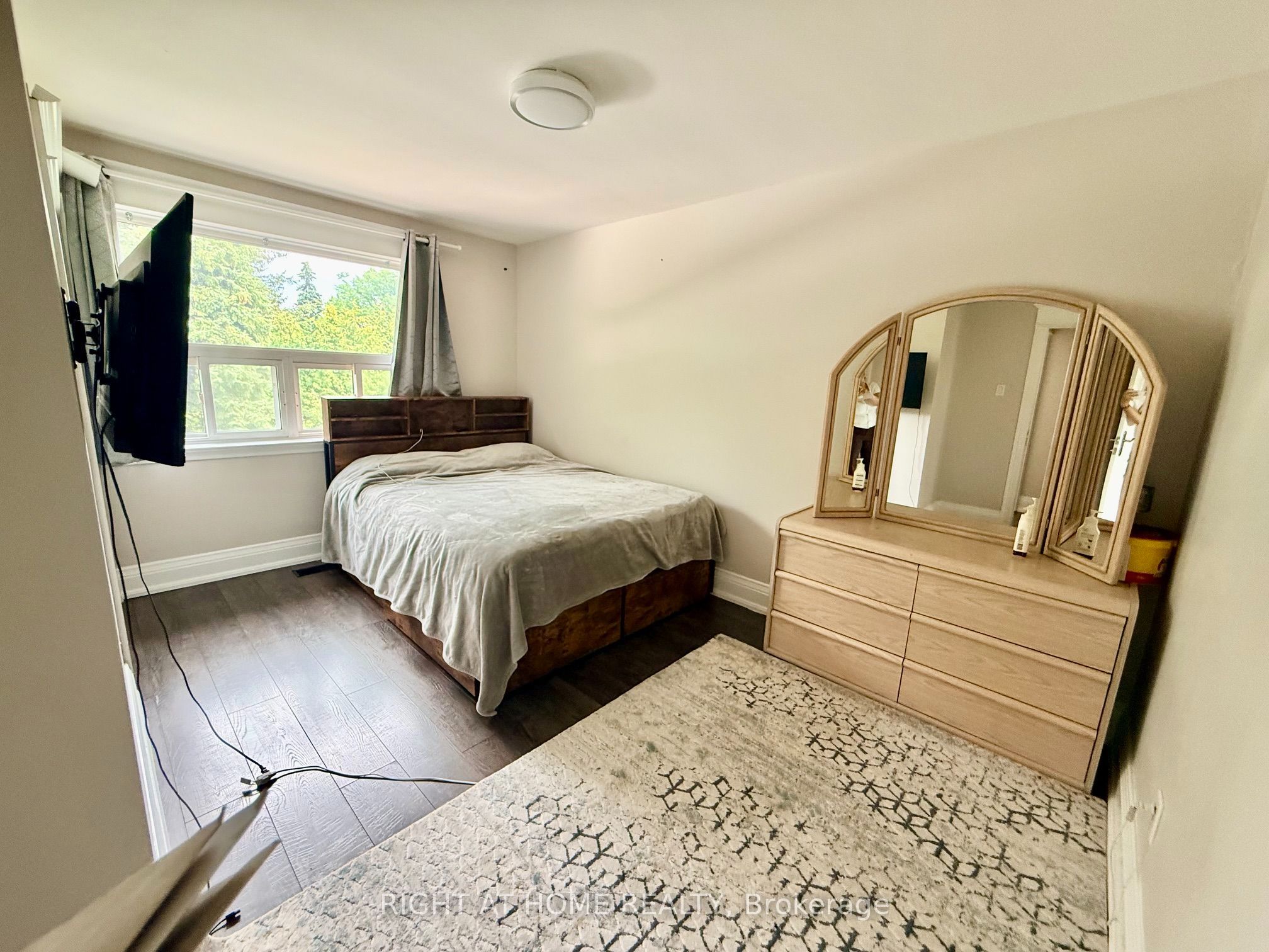 53 garthdale Court Main, Toronto, ON M3H 5P7 photo 3