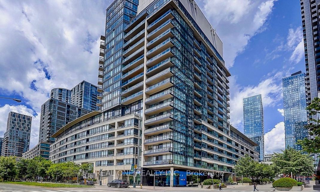 8 Telegram Mews 627, Toronto, ON M5V 3Z5