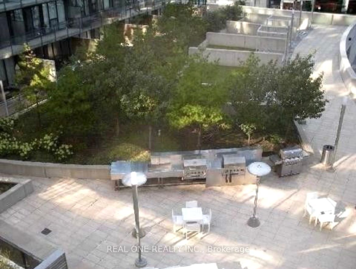 8 Telegram Mews 627, Toronto, ON M5V 3Z5 photo 4