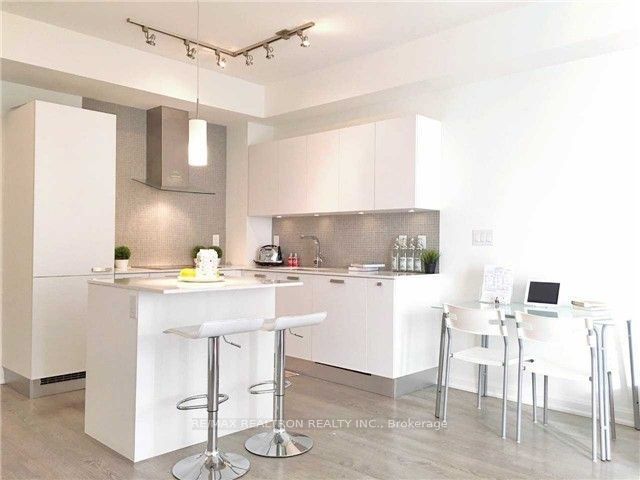 9 Bogert Avenue 1104, Toronto, ON M2N 1K4 photo 2