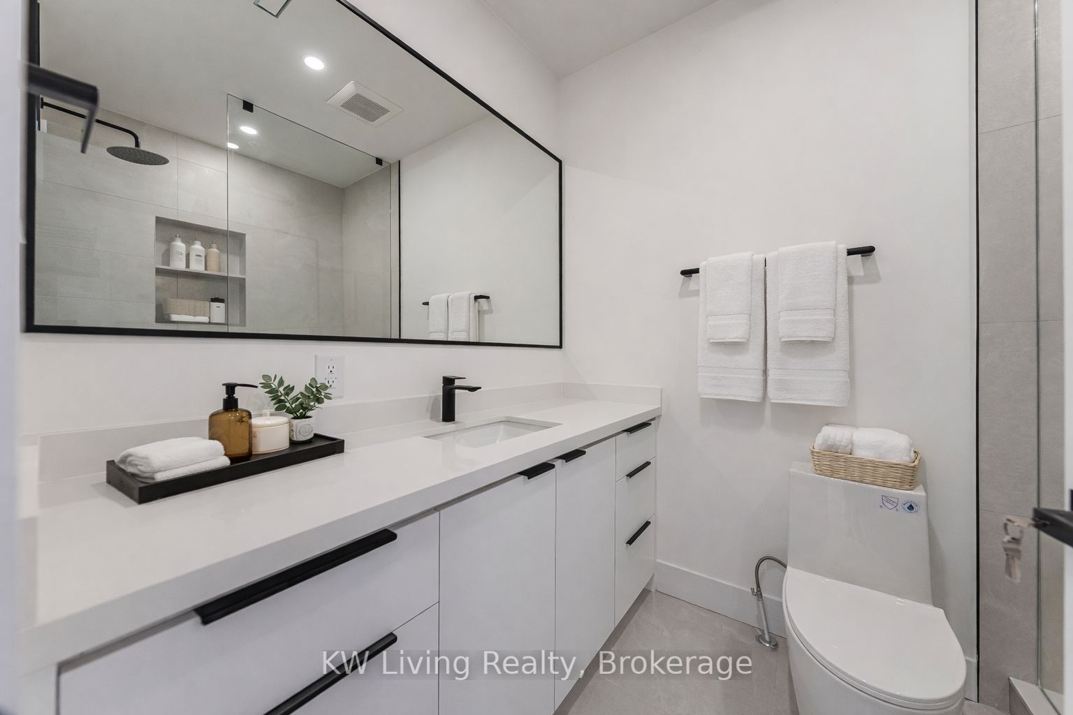 712 Eglinton Avenue E, Toronto, ON M4G 2K7 photo 5