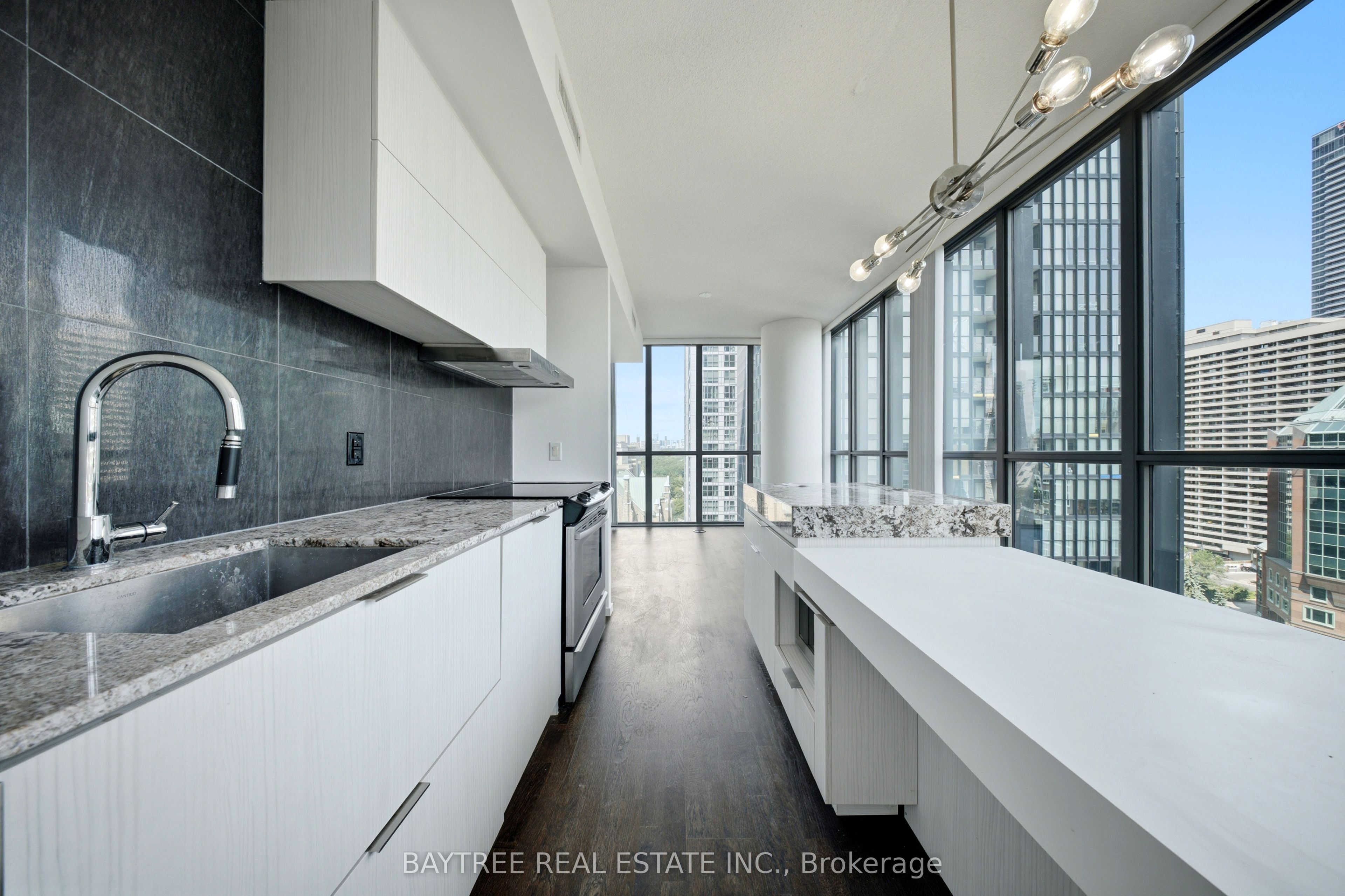 101 Charles Street E 1210, Toronto, ON M4Y 0A9 photo 4