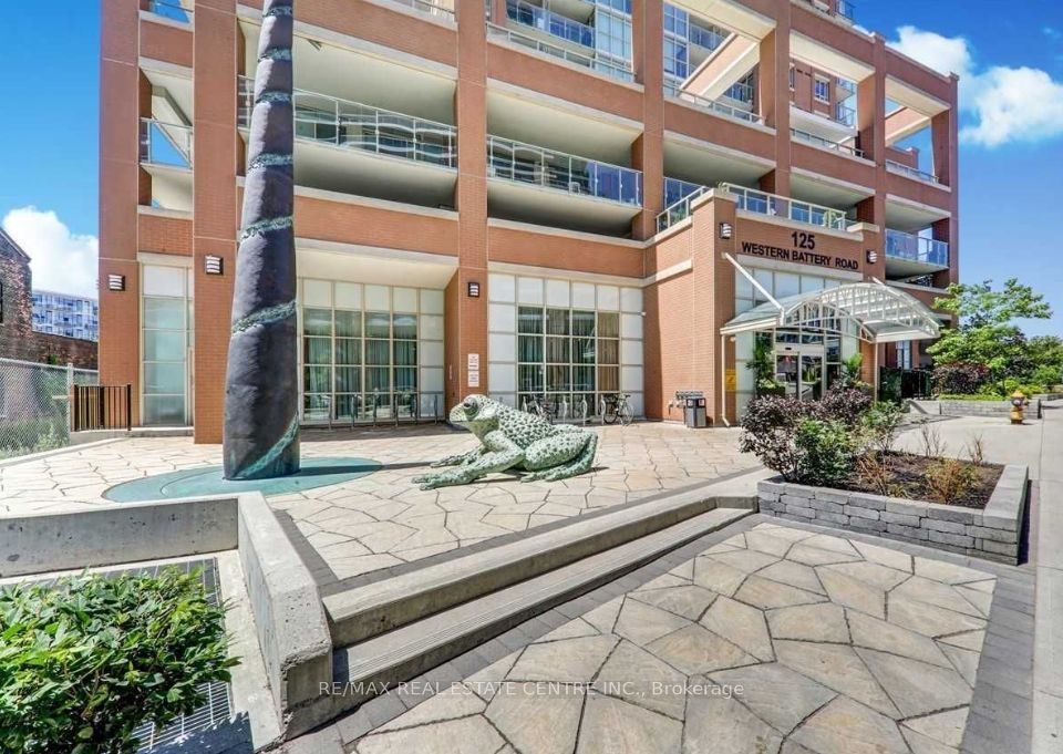125 Western Battery Road 1705, Toronto, ON M6K 3R8 photo 2