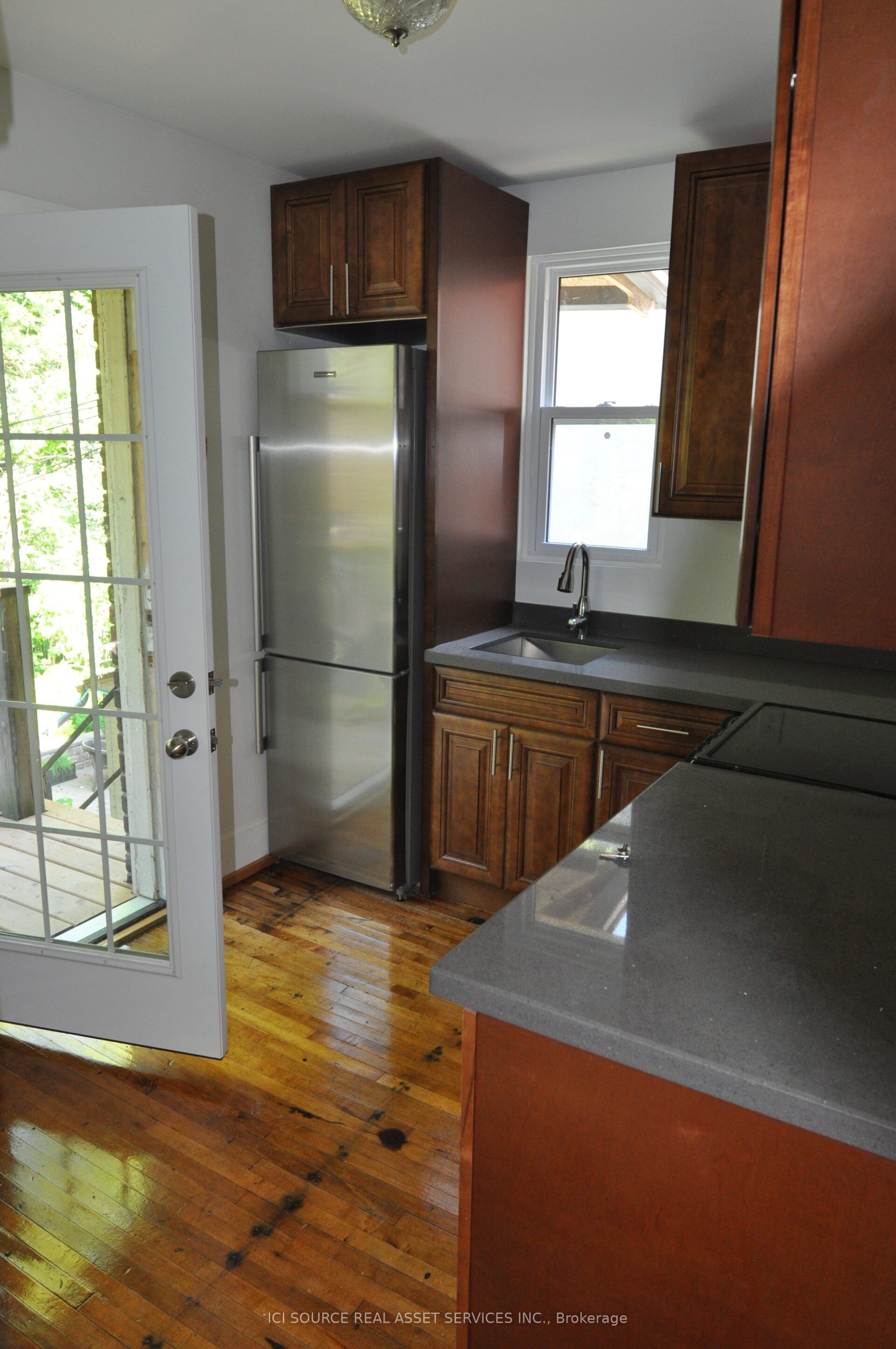 201 Crawford Street 4, Toronto, ON M6J 2V5 photo 2