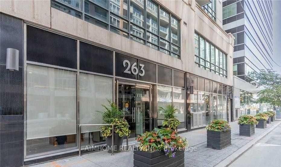263 Wellington Street W 1206, Toronto, ON M5V 3E6