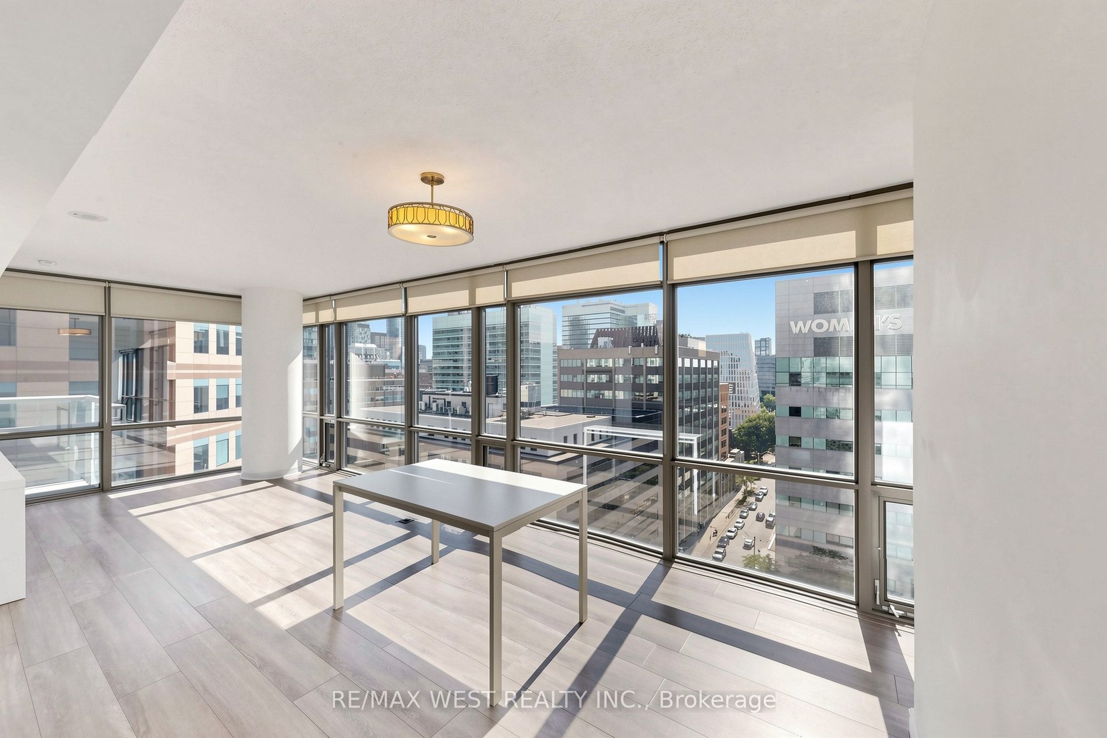 38 Grenville Street 1203, Toronto, ON M4Y 1A9 photo 4