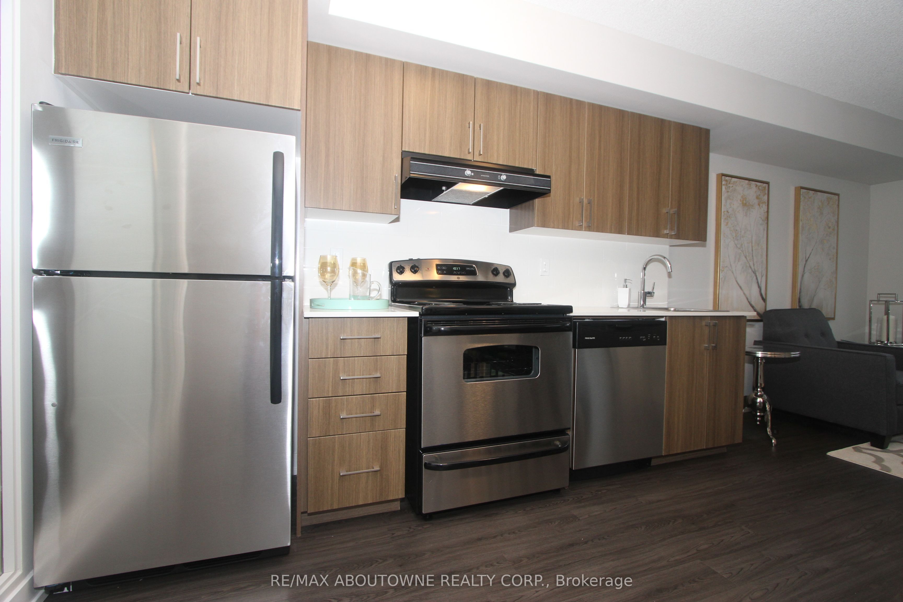 561 Sherbourne Street 3207, Toronto, ON M4X 0A1 photo 4