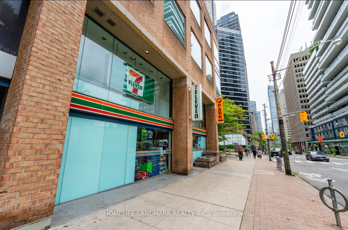 1001 Bay Street 2616, Toronto, ON M5S 3A6 photo 5