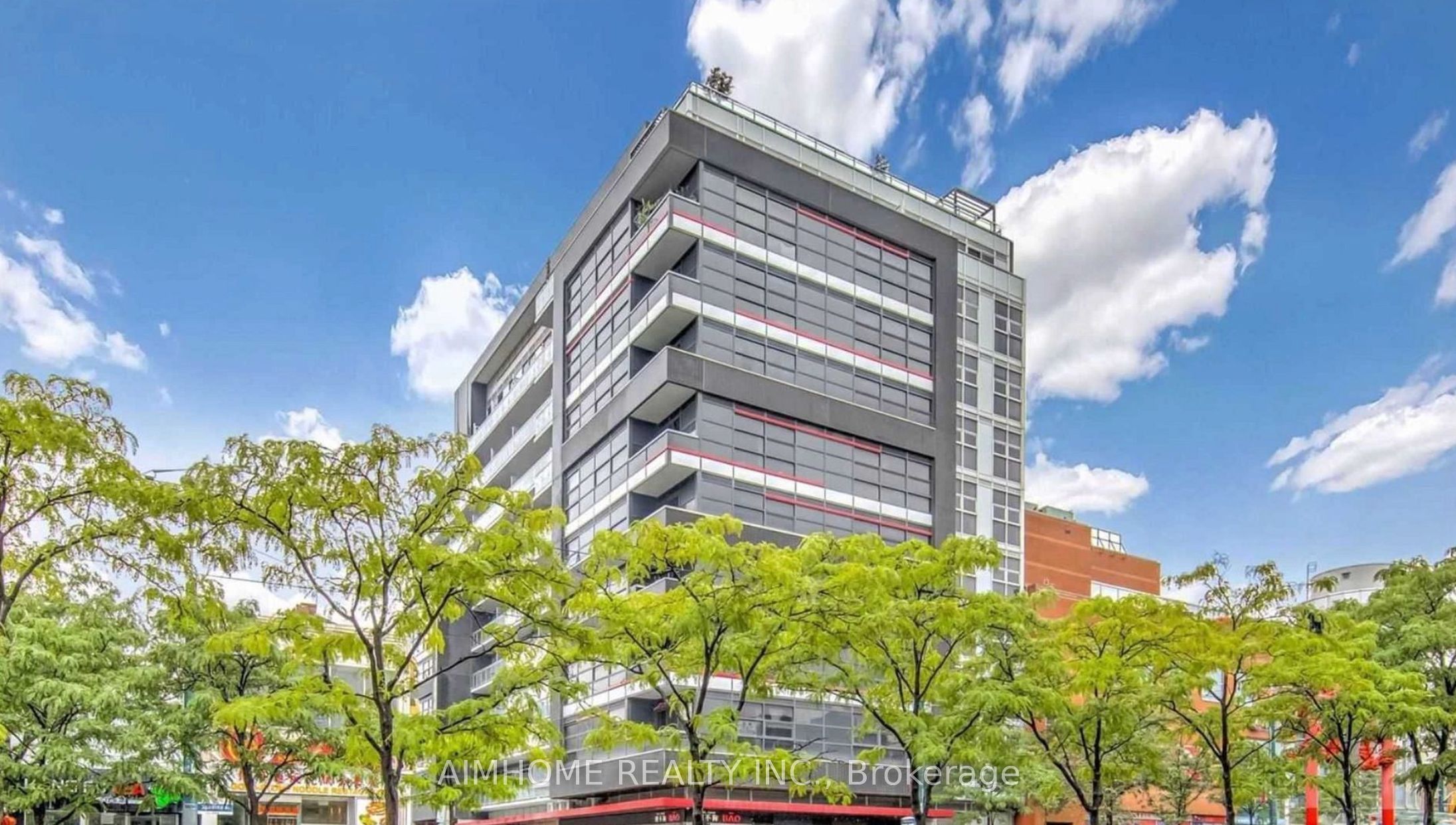 10 Willison Square 706, Toronto, ON M5T 2E5