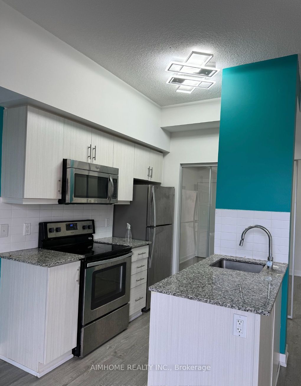 10 Willison Square 706, Toronto, ON M5T 2E5 photo 4