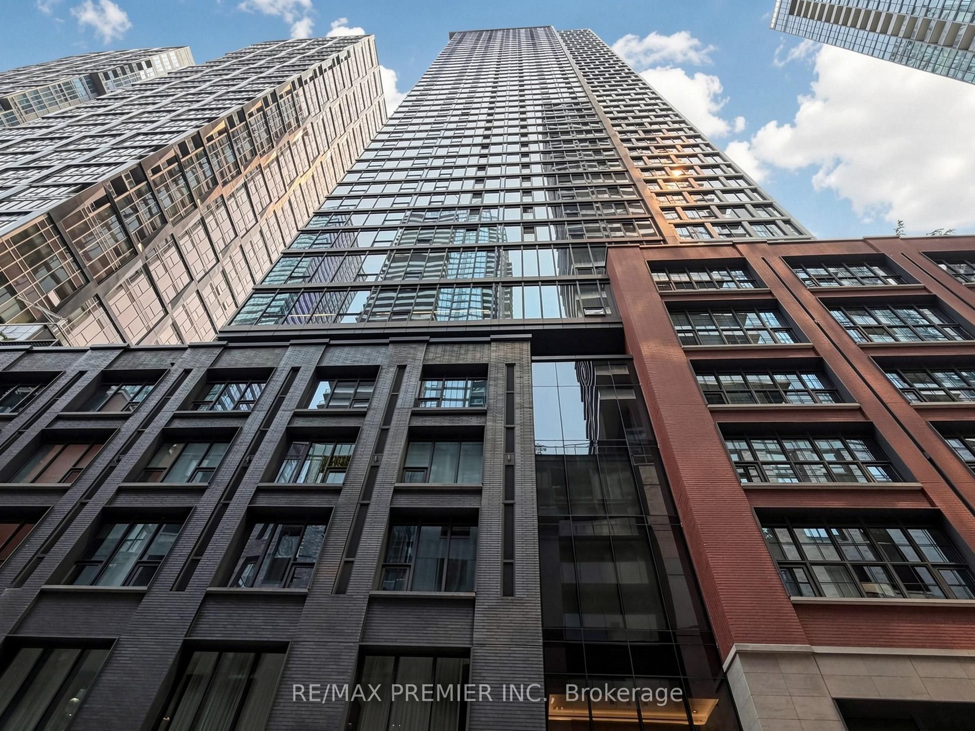 55 Mercer Street 1007, Toronto, ON M5V 0W4 photo 2