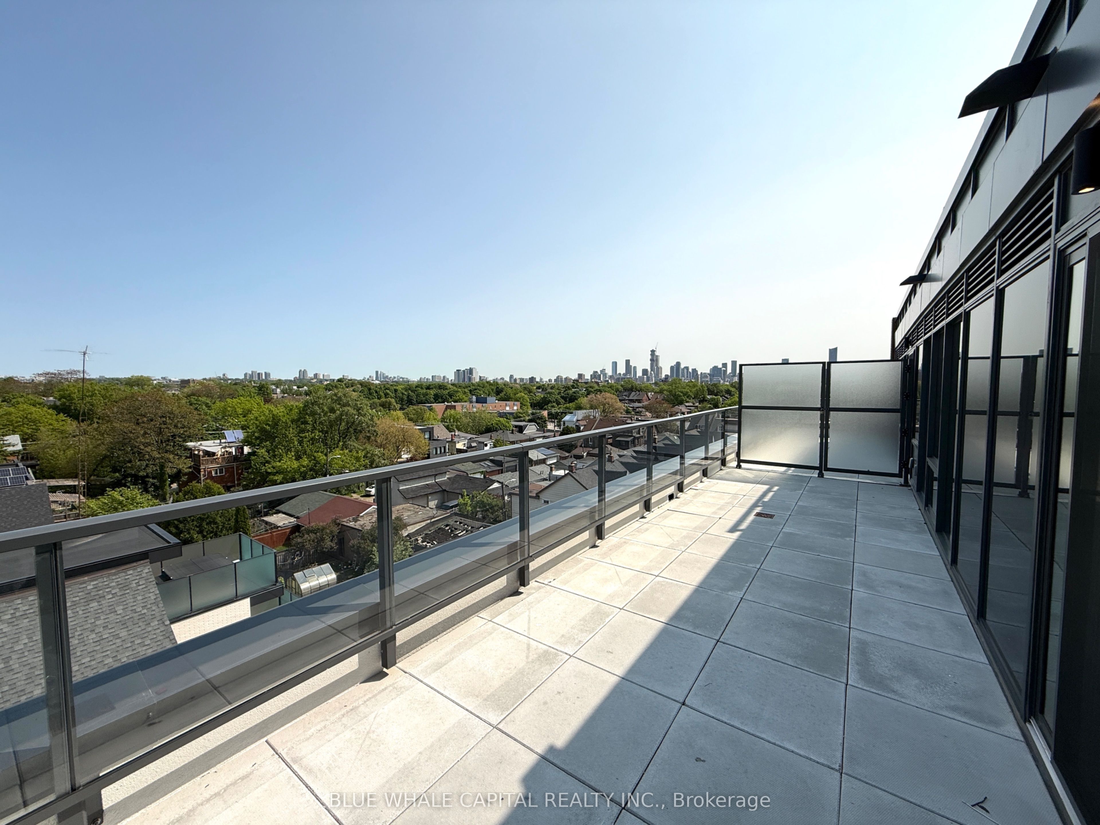 5 Lakeview Avenue 610, Toronto, ON M6J 0H3