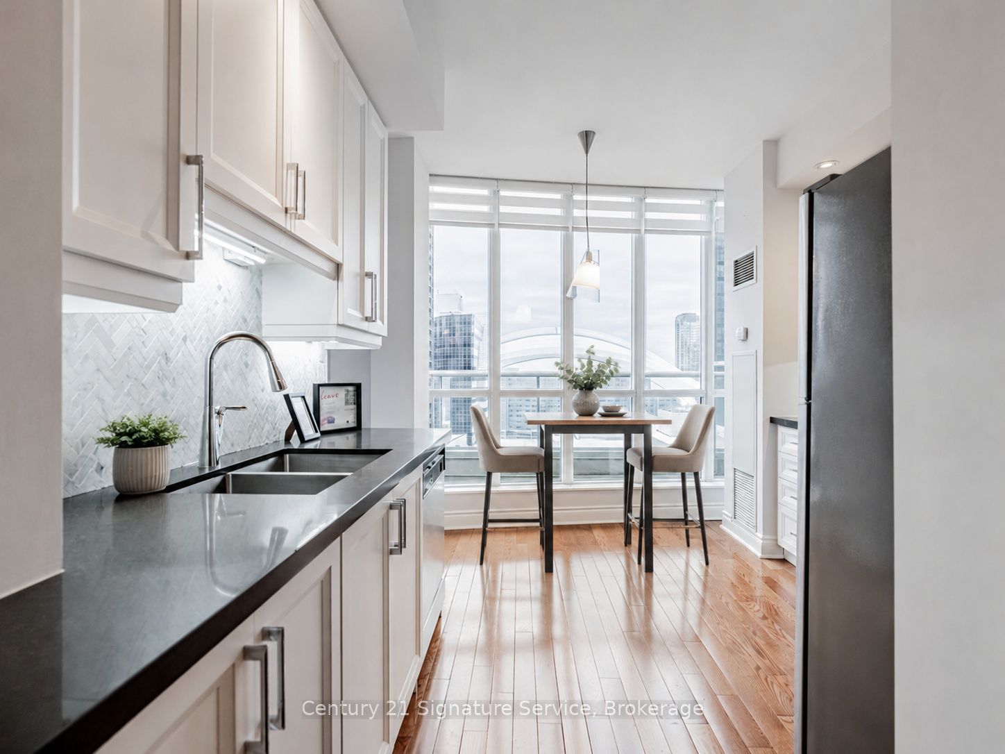 250 Wellington Street W PH36, Toronto, ON M5V 3P6 photo 5
