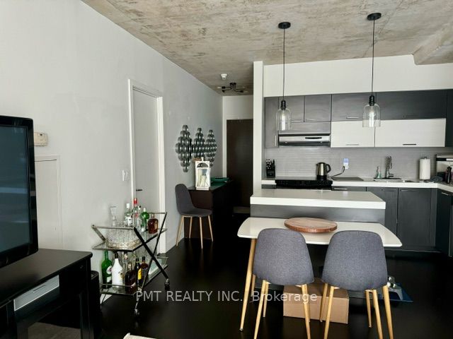 55 Stewart Street 613, Toronto, ON M5V 2V1 photo 3