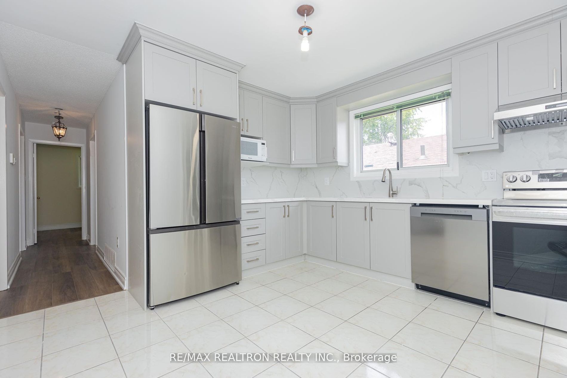 129 Sexton Crescent Main, Toronto, ON M2H 2L7 photo 3