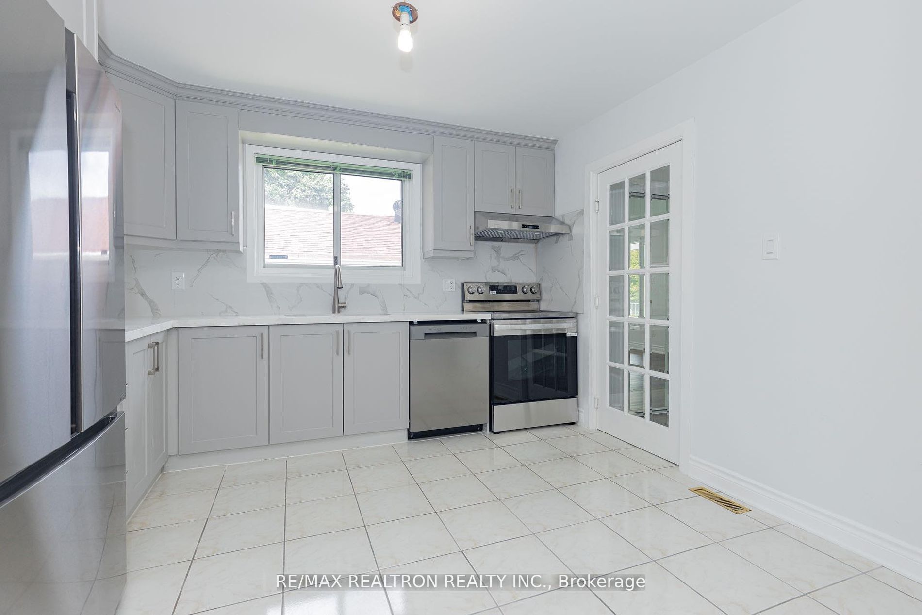 129 Sexton Crescent Main, Toronto, ON M2H 2L7 photo 4