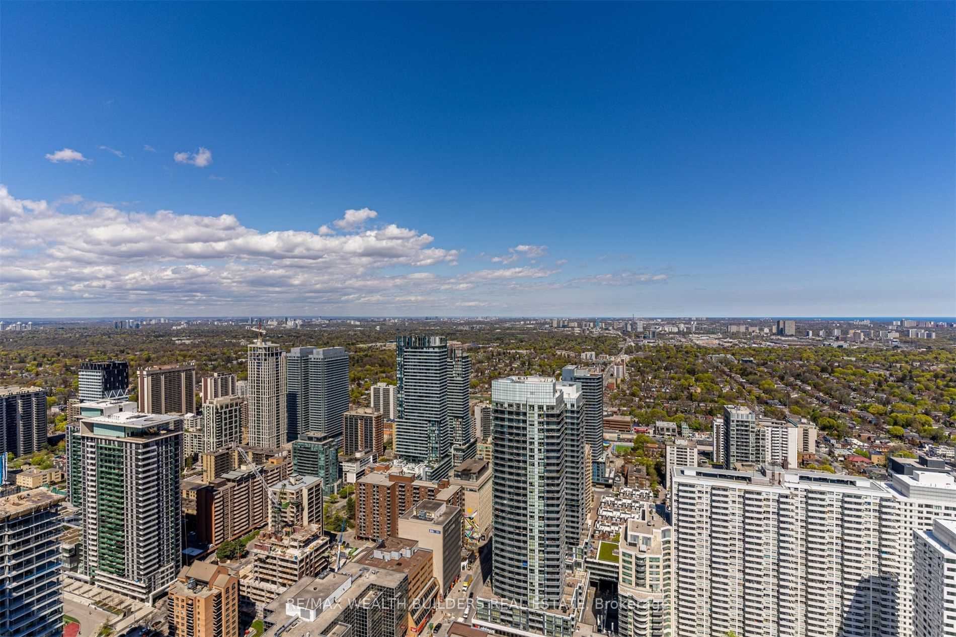 2221 Yonge Street 5003, Toronto, ON M4S 2B4 photo 2