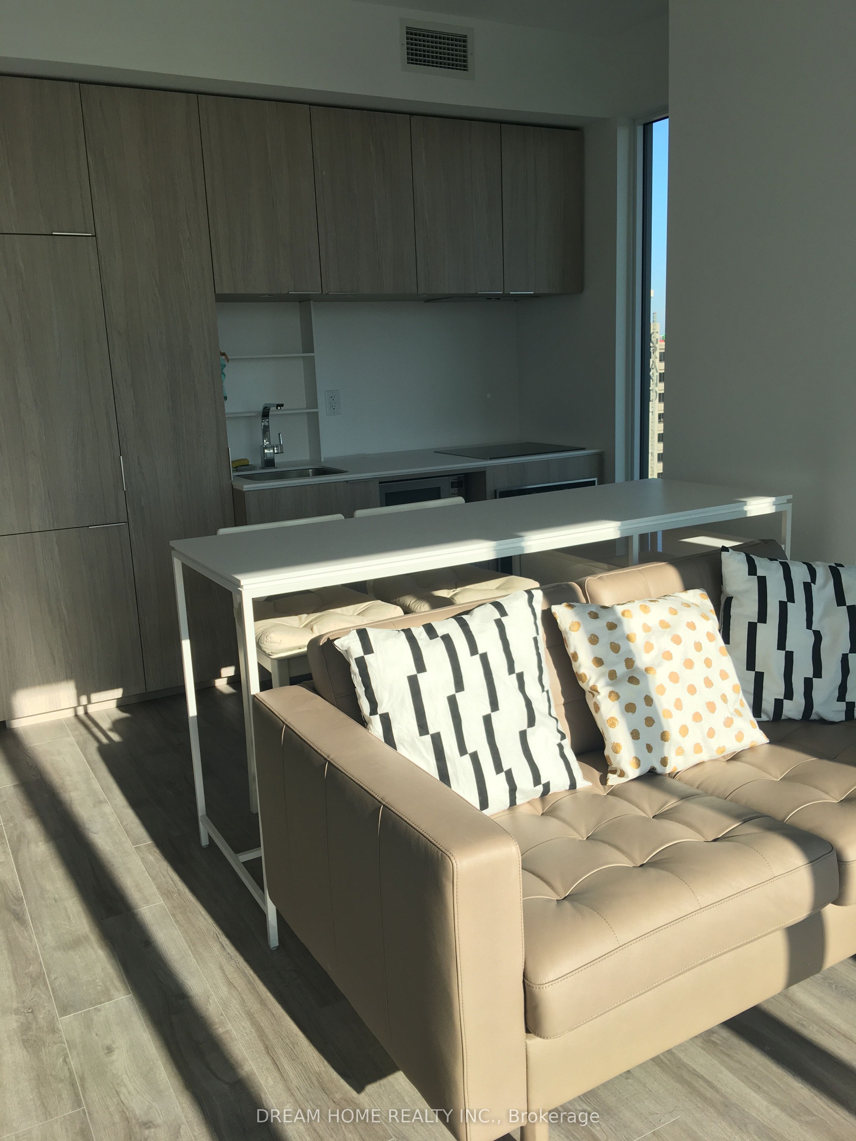 77 Shuter Street 2306, Toronto, ON M5B 0B8 photo 4