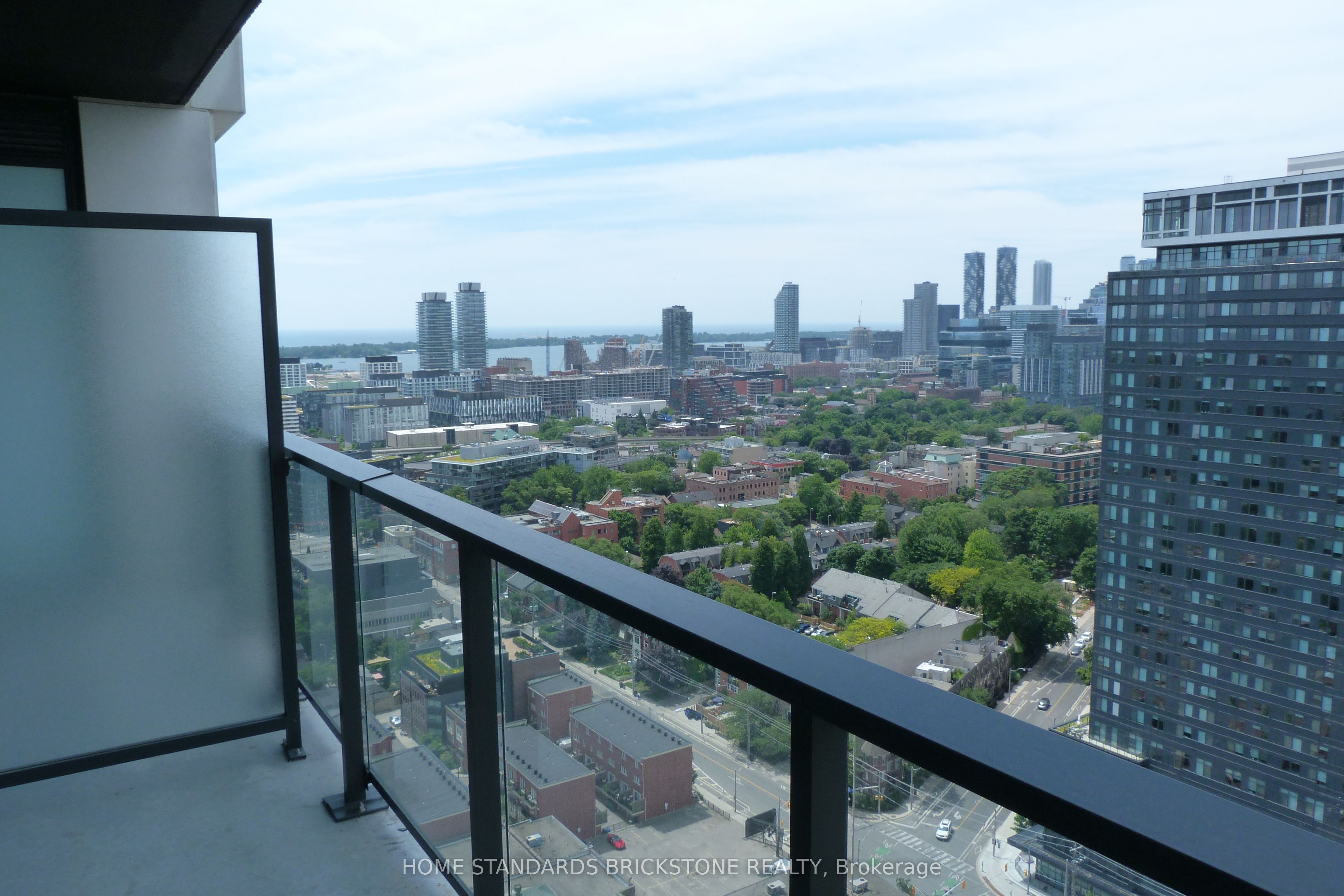 5 Defries Street 2707, Toronto, ON M5A 0W7 photo 4