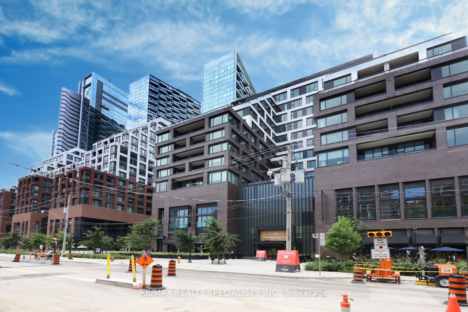 455 Wellington Street W 704, Toronto, ON M5V 0V3