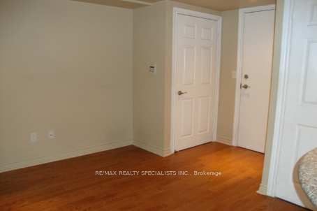 250 Wellington Street W 1627, Toronto, ON M5V 3P6 photo 3