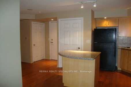 250 Wellington Street W 1627, Toronto, ON M5V 3P6 photo 4