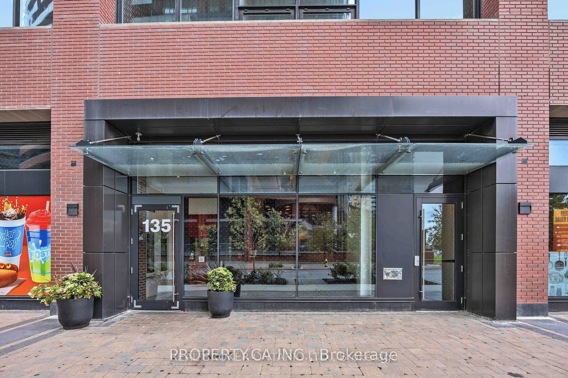 135 East Liberty Street 1103, Toronto, ON M6K 0G7 photo 2