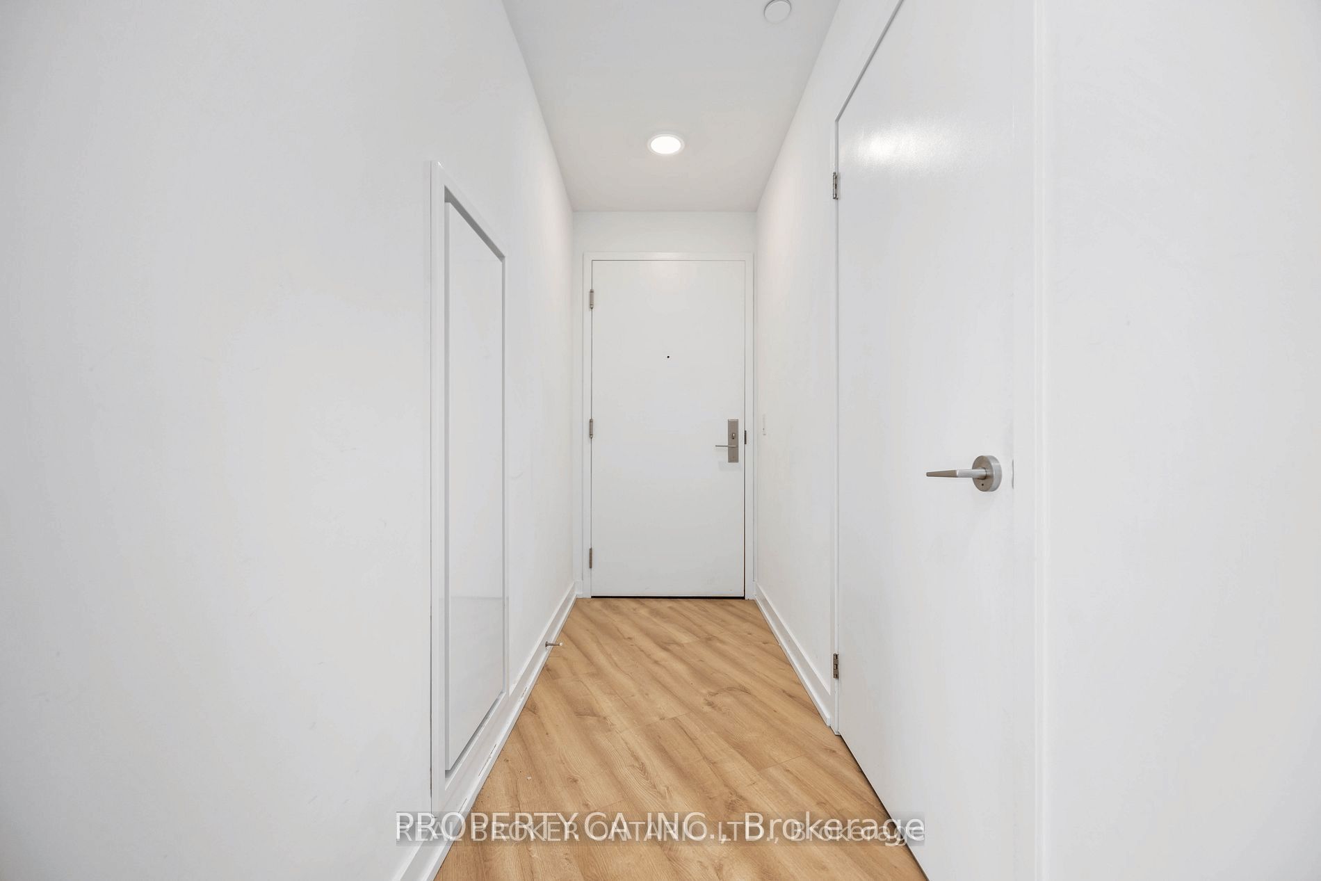 135 East Liberty Street 1103, Toronto, ON M6K 0G7 photo 4