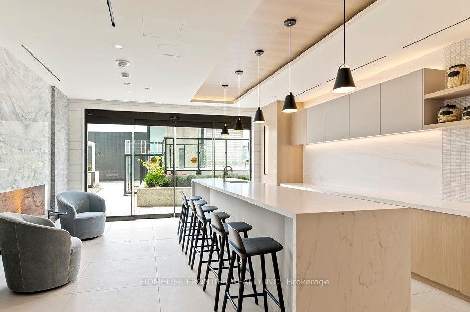 5 Defries Street 305, Toronto, ON M5A 3R4 photo 4
