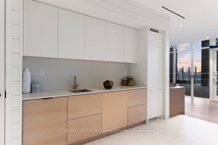5 Defries Street 305, Toronto, ON M5A 3R4 photo 5