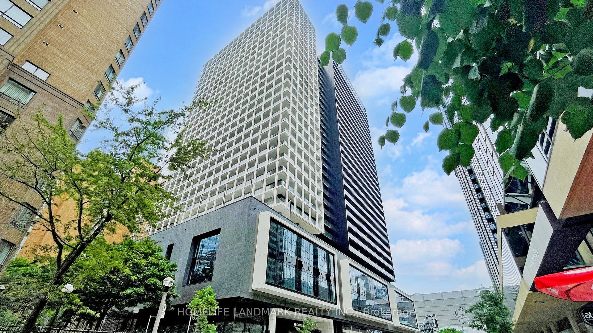 20 Edward Street 1421, Toronto, ON M5G 1C9