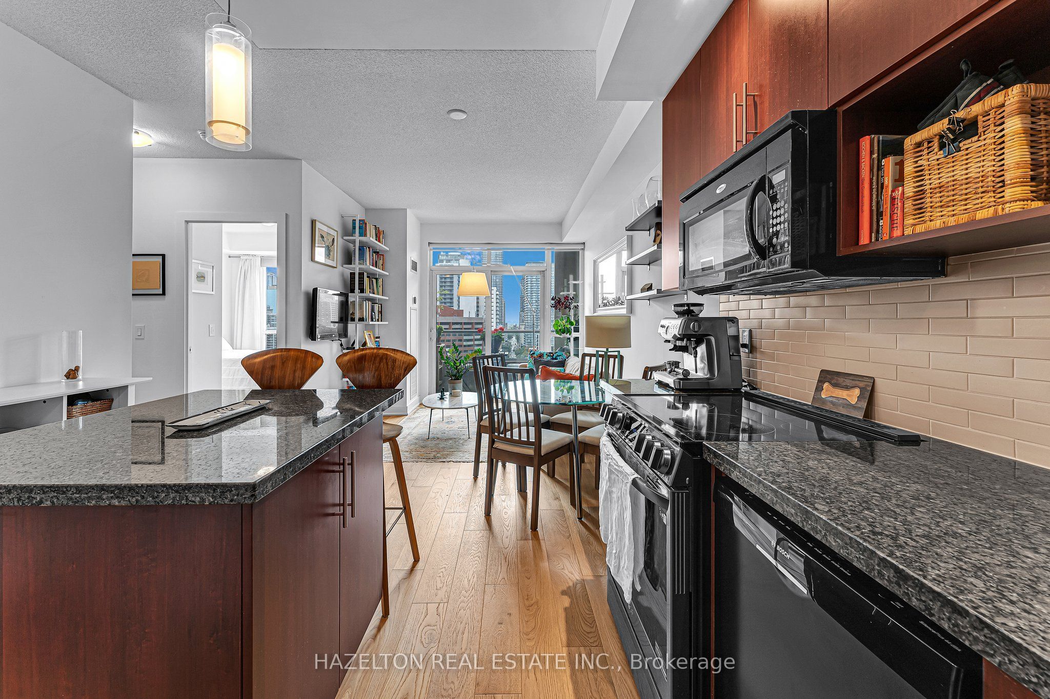 120 Homewood Avenue 1510, Toronto, ON M4Y 2J3