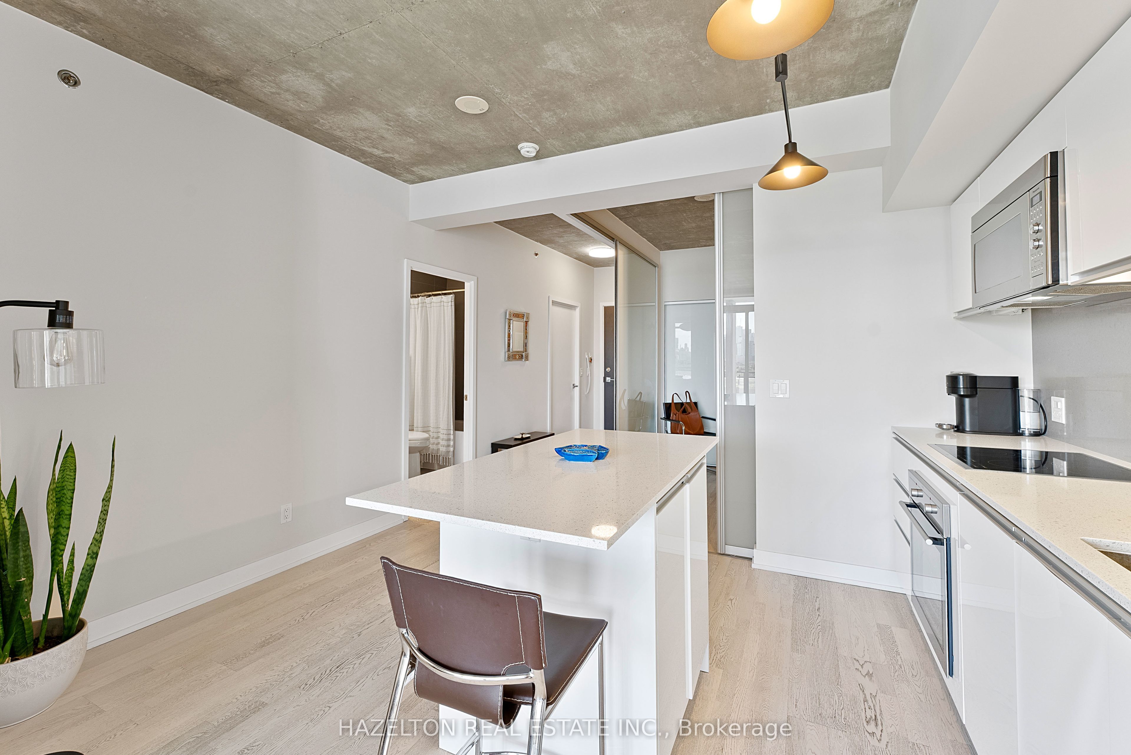 20 Minowan Miikan Lane 825, Toronto, ON M6J 0E5 photo 4