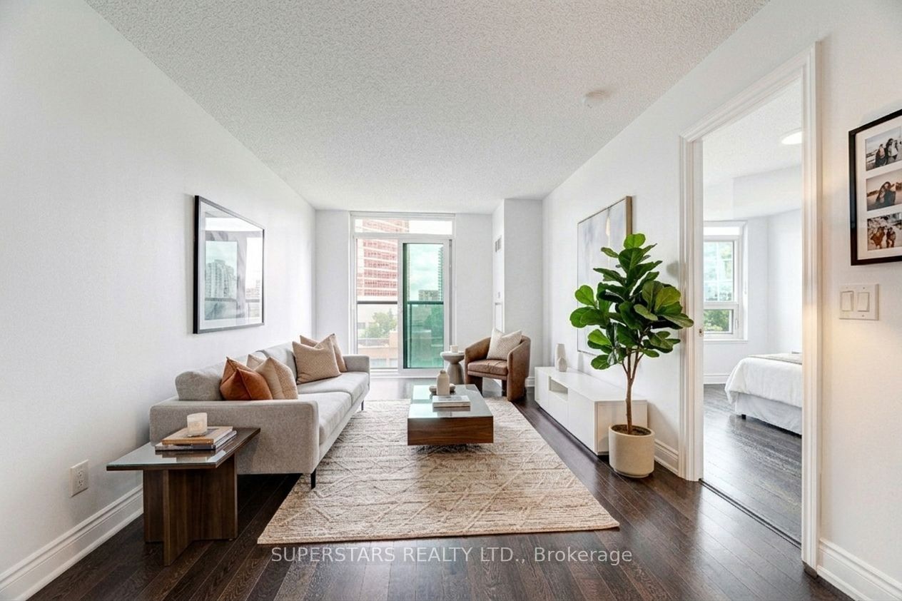 25 Greenview Avenue 524, Toronto, ON M2M 0A5 photo 2