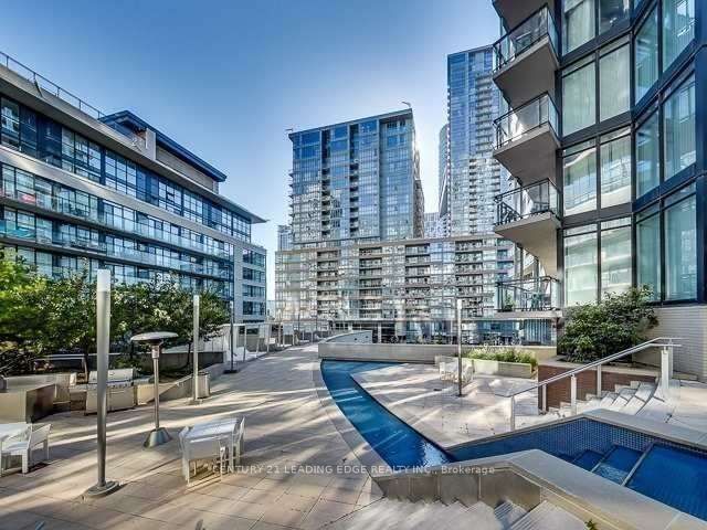 25 Capreol Court 1811, Toronto, ON M5V 3Z7 photo 3