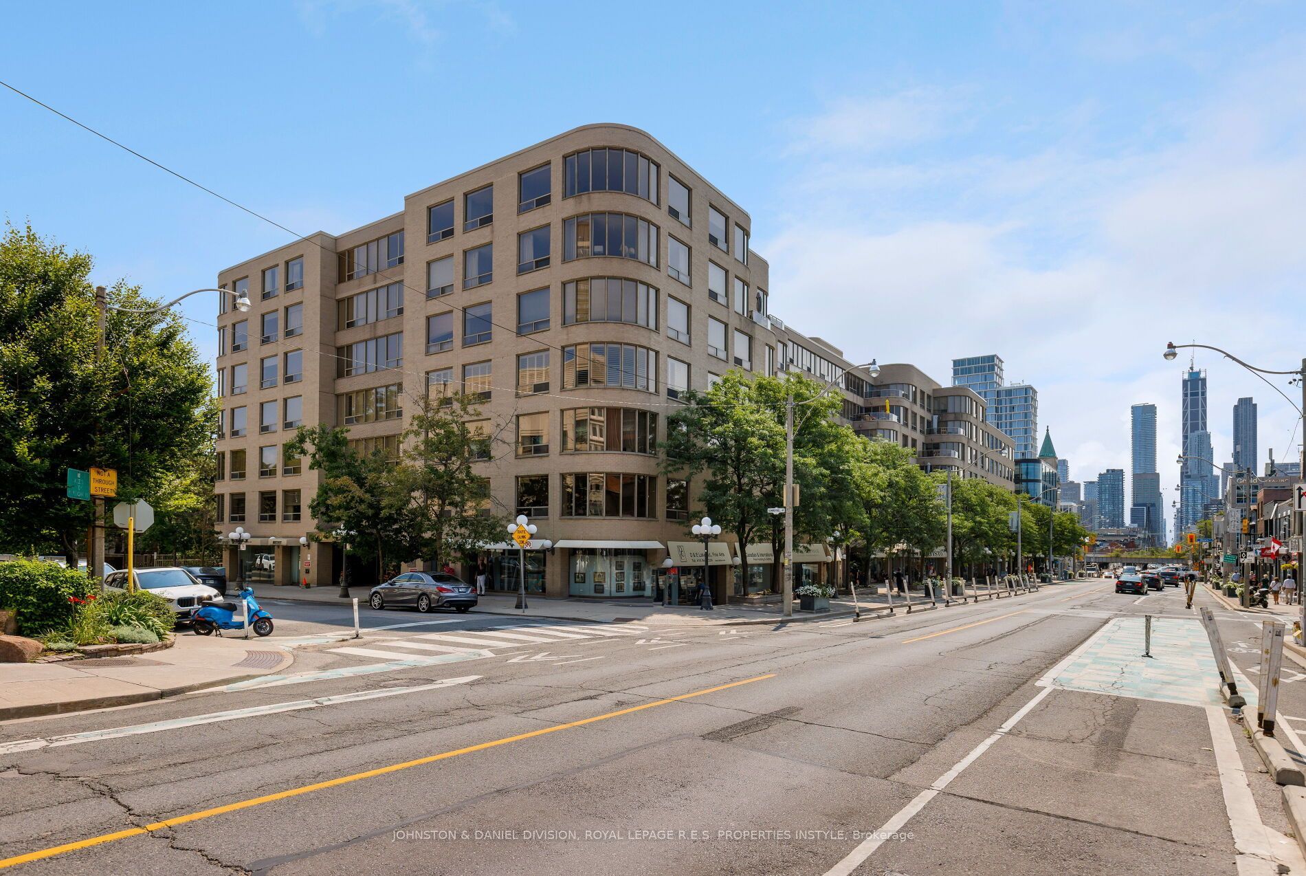 1177 Yonge Street 205, Toronto, ON M4T 2Y4