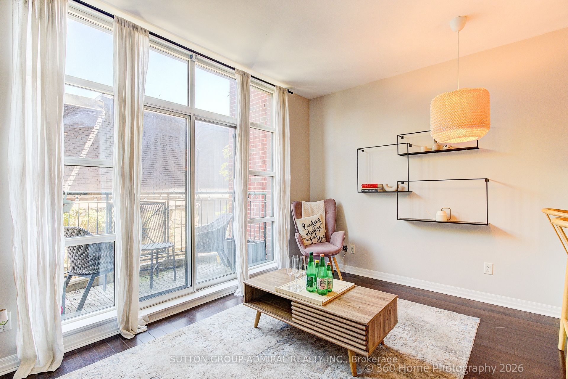 901 Queen Street W 208, Toronto, ON M6J 3X4 photo 3