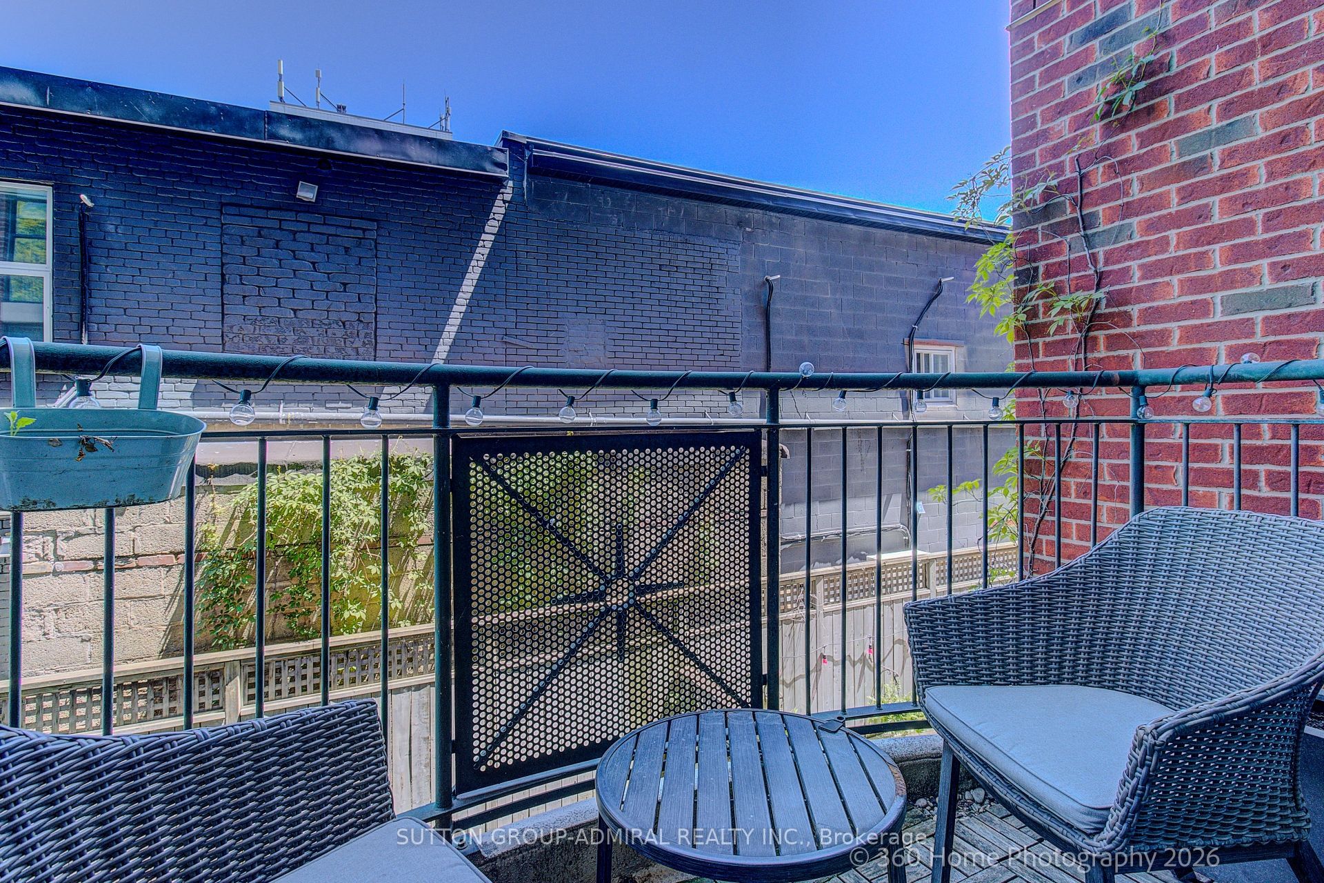 901 Queen Street W 208, Toronto, ON M6J 3X4 photo 4