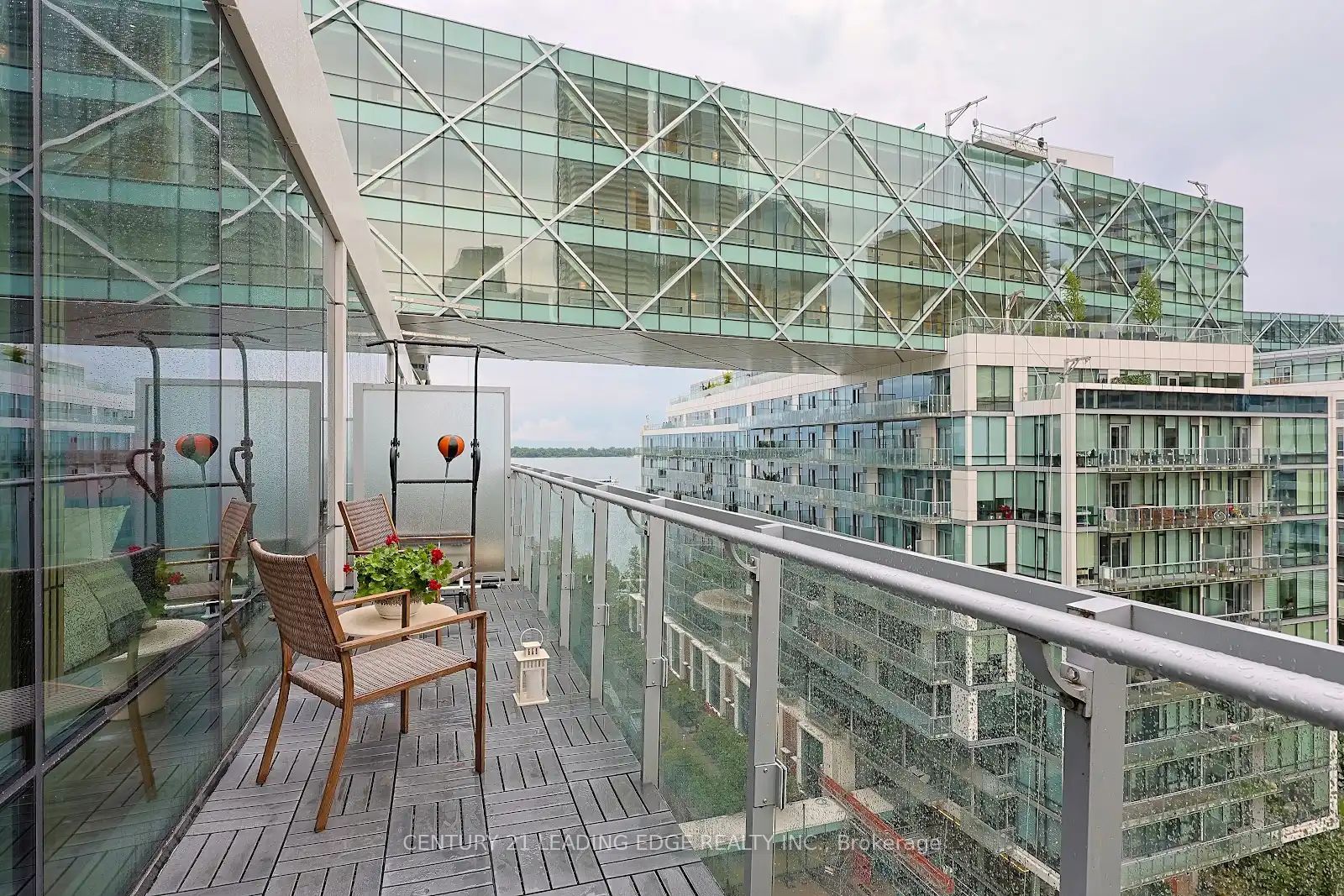 39 Queens Quay E 1036, Toronto, ON M5E 0A5