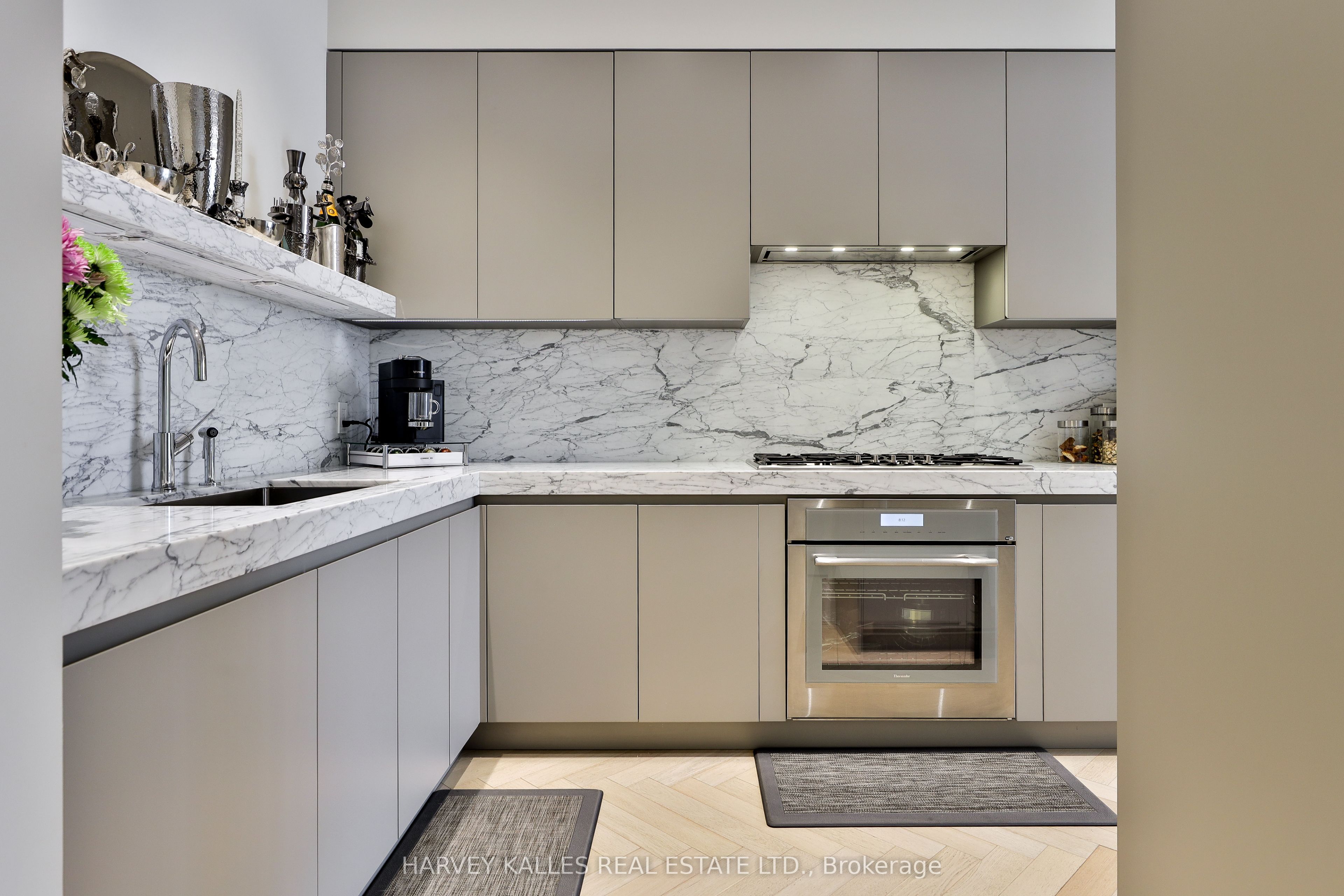49 Foxbar Road, Toronto, ON M4V 2G5 photo 4